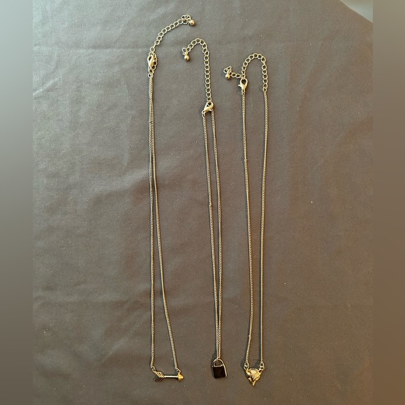 Gold tone layering necklaces - Picture 1 of 3